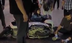 Yaya geçidinde motosiklet çarptı; 3 yaralı