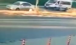 Yoldan geçmeye çalışan kız çocuğu otomobilin altında kaldı