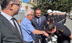Şehit Babasının Elini Öperek Göreve Başladı