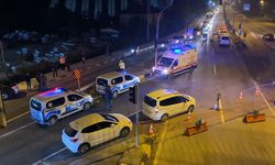 Uygulama yapan polise, araç çarptı