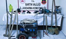 Ormanda kaçak kazı yapan define avcılarına suçüstü:2 gözaltı