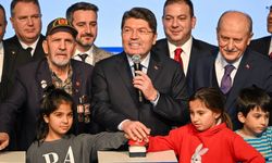 Bakan Tunç, hemşerilerinin TOKİ kurası heyecanına ortak oldu