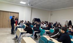 Üniversite öğrencilerine ve personele afet eğitimi