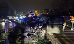 Suv Araç Köprü  Korkuluklarına Çarptı: 2 Yaralı