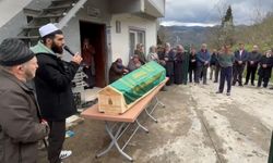 Engelli anne ve 2 oğlu ortada kaldı