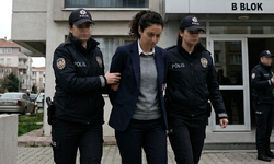 Komşuda Garip Olay: Öğrenci yarı çıplak binadan atladı
