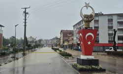 Kozcağız'da Dere Taştı, Ev ve İş Yerleri Sular Altında Kaldı