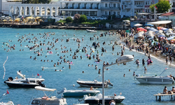 Bartın’da deniz yasağı sürüyor, Amasra doldu taştı