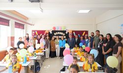 Vali Arslan miniklerin ilk okul heyecanına ortak oldu