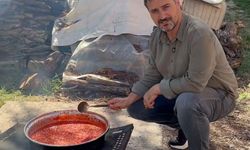 Belediye Başkanı pekmez tenceresinin başında