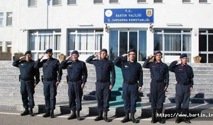 2 İkiz Kardeş, Aynı Yerde Asker