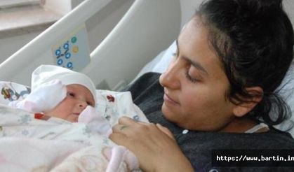 Depremzede Hataylı Ailenin Bebeği Bartın'da Doğdu