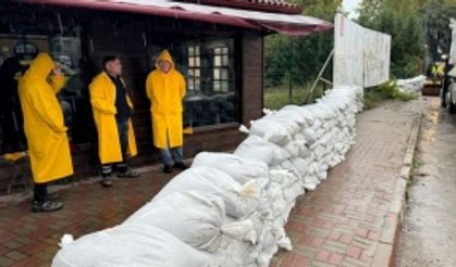 Bartın'da taşkın riskine kum çuvallı bariyer