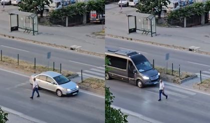 Yaya geçidinde defalarca karşıya geçip geri döndü