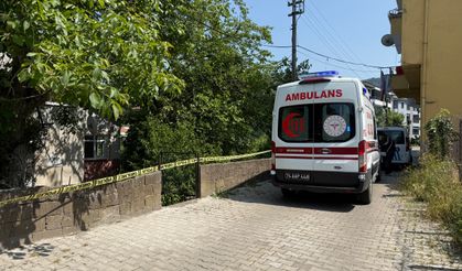 2 gündür haber alınamıyordu, evinin yanında ölü bulundu