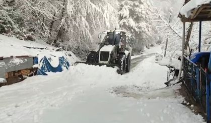 Bartın'da kar yağışı nedeniyle 5 köy yolu ulaşıma kapandı