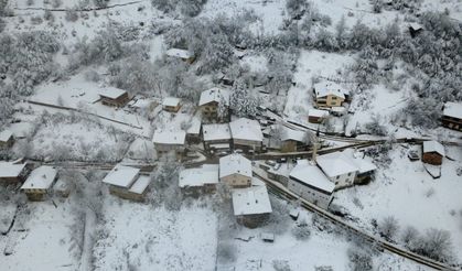 Bartın'da kar kalınlığı yer yer 1 metreyi aştı