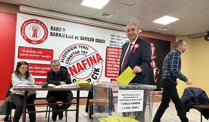 Bakkallar ve Bayiler Esnaf Oda Başkanı Özkan, güven tazeledi