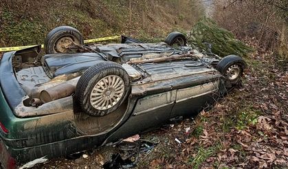 Devrilen otomobilin sürücüsü öldü