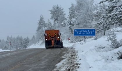 Yüksek kesimler yeniden beyaza büründü