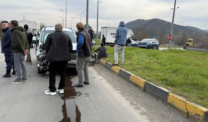 Akçamescit Kavşağı’nda Yine Kaza: Vatandaş Işık İstiyor