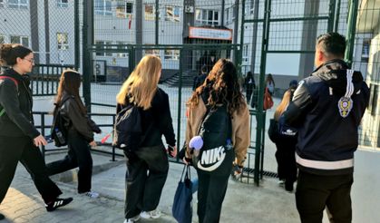 Bartın'da Polis okul önlerinde kuş uçurtmuyor