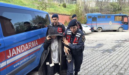 Tartıştığı kocasını başından vurarak canına kıydı