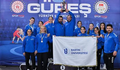 BARÜ Kadın Güreş Takımı Türkiye Şampiyonu