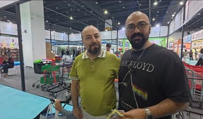 Çinlilere Türkçe Öğreten Bartınlı Profesör  Yiwu Fuarında