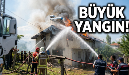 Bartın'da 2 Katlı Ev Kullanılamaz Hale Geldi