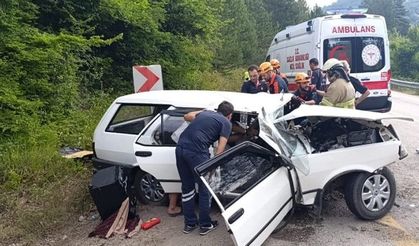 Bartın Yolunda Feci Kaza; Eşi Öldü, Sürücü Yoğun Bakımda