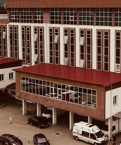 Karın ağrısı şikayetiyle hastaneye gelen çocuk, doğum yaptı
