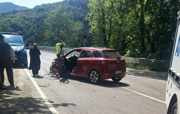 Bartın-Karabük yolunda kaza: 2 yaralı