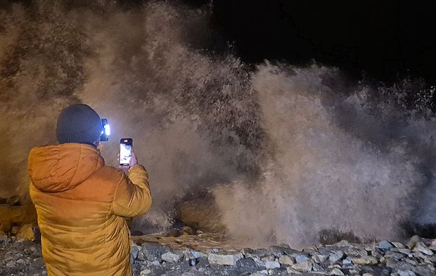 Amasra'da dalgaların boyu 8 metreyi aştı
