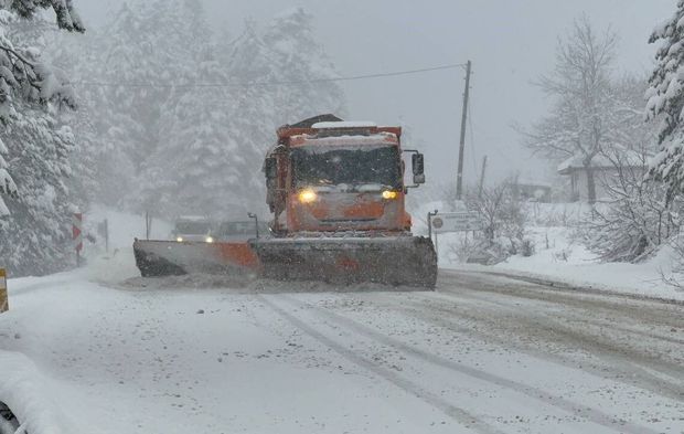 Bartın'da karla mücadele çalışmaları devam ediyor