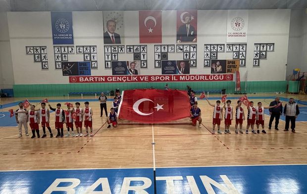 Bartın’da U16 Basketbol Bayrak ve Deprem Anmasıyla Başladı