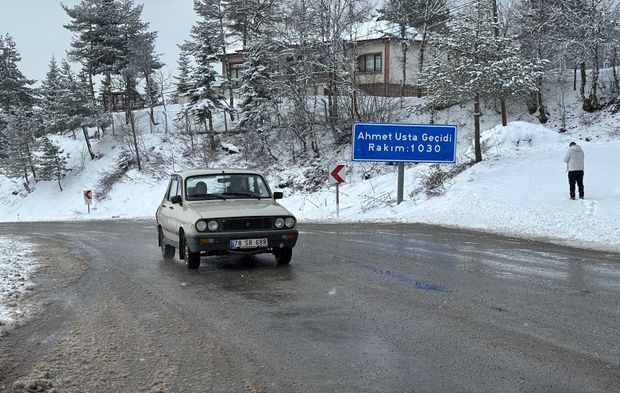 Ahmetusta Geçidi’nde Kar Yağışı Etkili Oldu