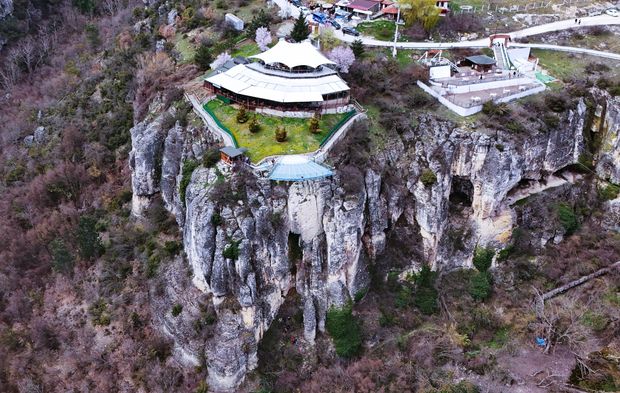 Cam Teras'ta Acı Olay