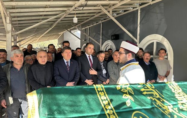 Eski Adalet Bakanı Tunç'un acı günü