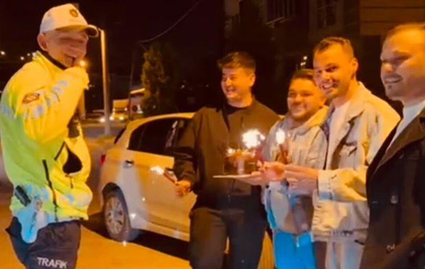 Sahte ihbarla polis haftasını kutladılar