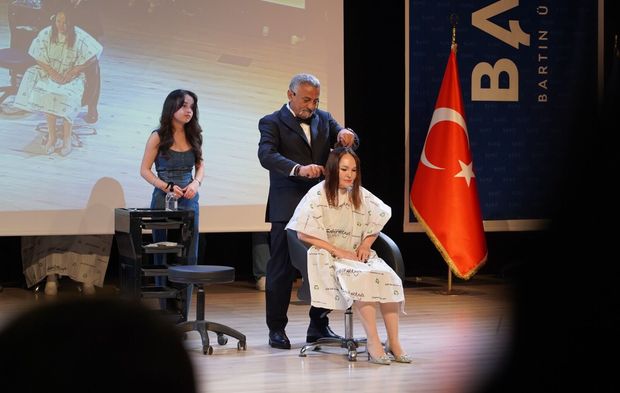 Fenomen Kuaför Sabit Akkaya Bartın'da