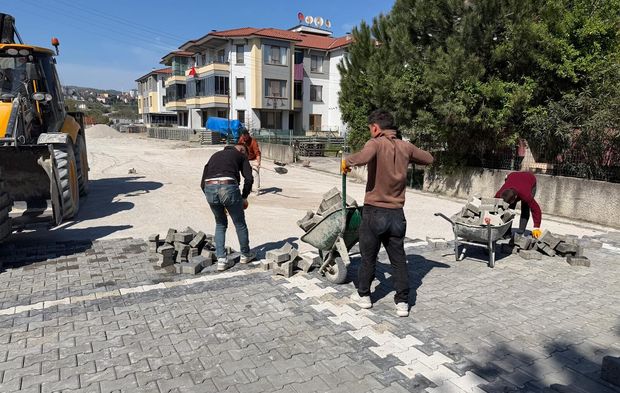 Gölbucağı'nda Yol ve Kaldırımlar Yenileniyor