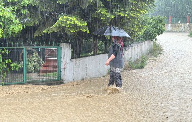 Bartın'da Bazı Evleri Su Bastı