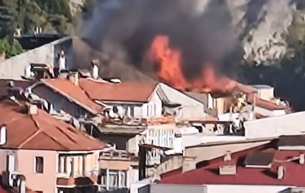 Amasra’da 5 Katlı Binada Yangın