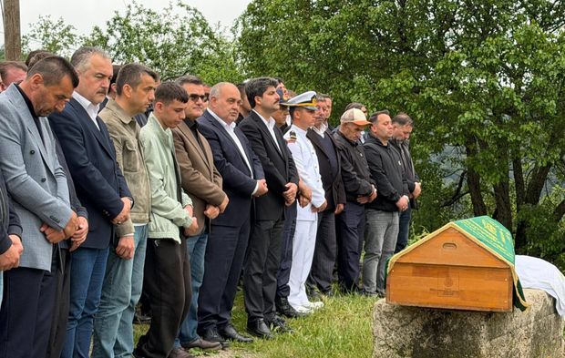 Kalp Krizine Yenik Düşen Muhtar Dualarla Uğurlandı