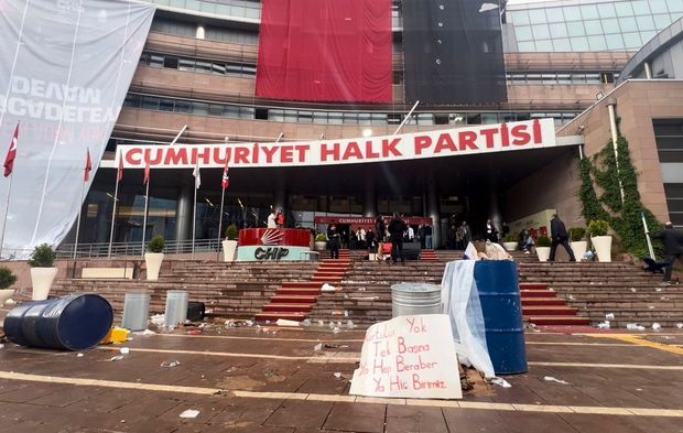 CHP Genel Merkezinde Büyük Tahribat