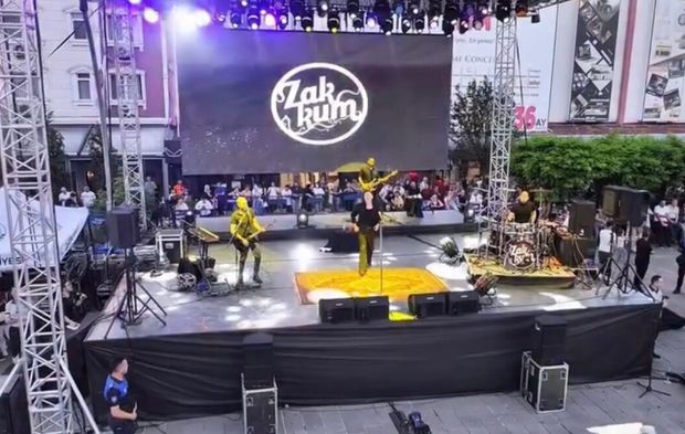 Bartın'da Festival Coşkusu Sürüyor: Zakkum Sahne Aldı