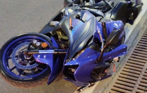 Direğe çarpan motosikletteki 2 üniversite öğrencisi öldü