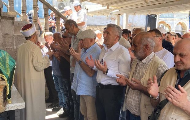Evinde Ölü Bulunan Polis Memuru Son Yolculuğuna Uğurlandı