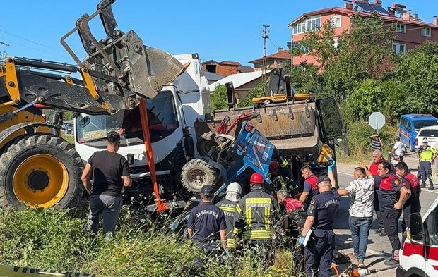 Kozcağız Yolunda Feci Kaza: Pat Pat Sürücüsü Kurtarılamadı